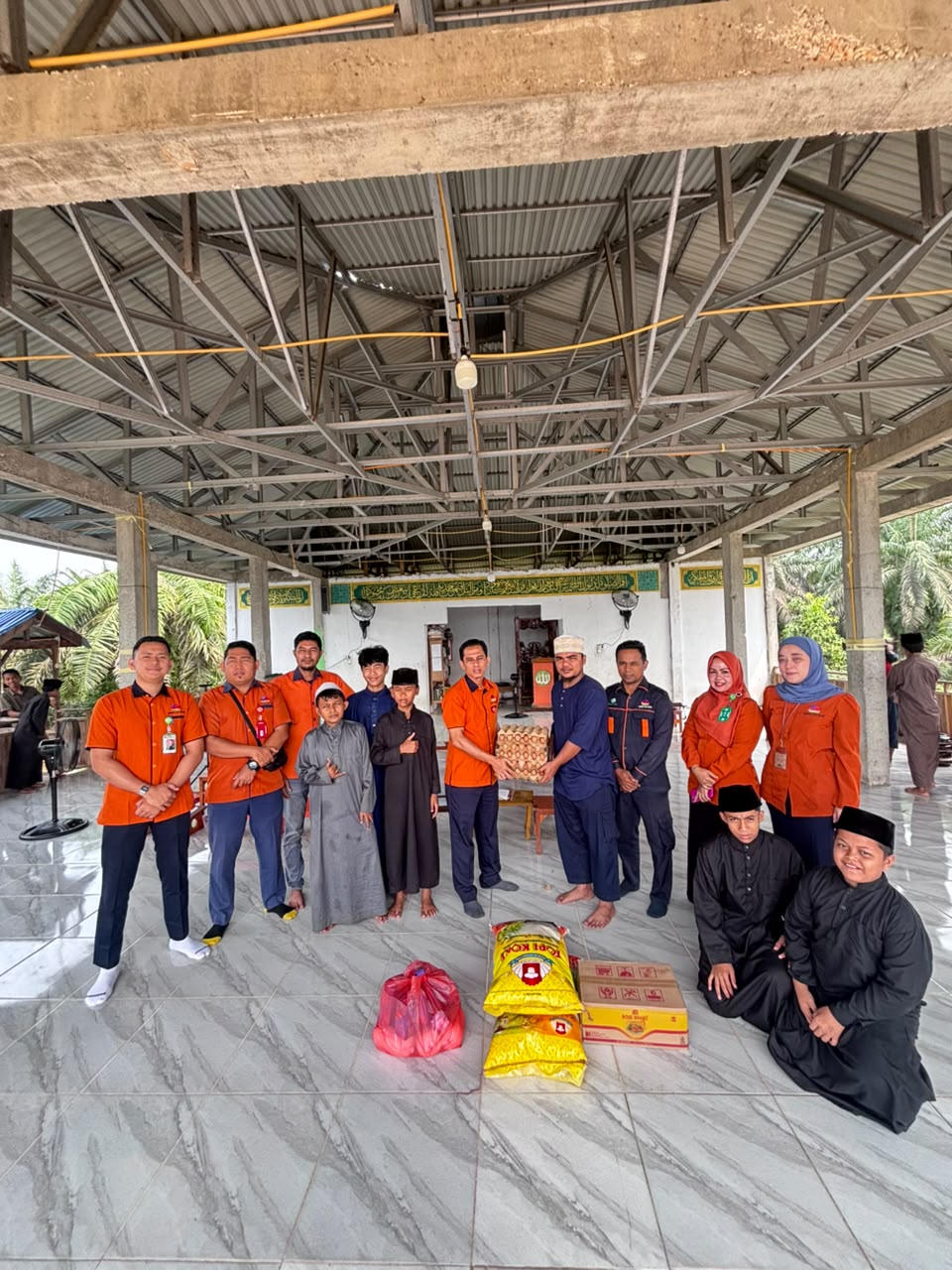 Perusahaan Umum Daerah Tuah Sekata Berbagi di Hari Jadi ke-23
